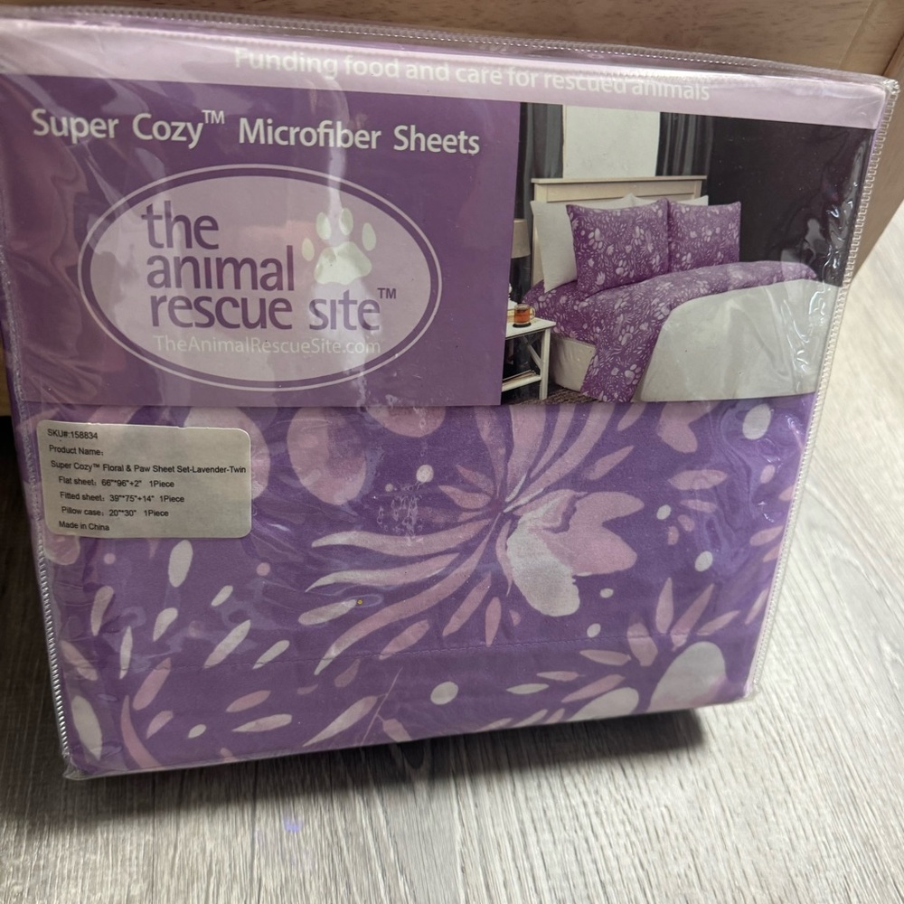 Microfiber paw print sheets